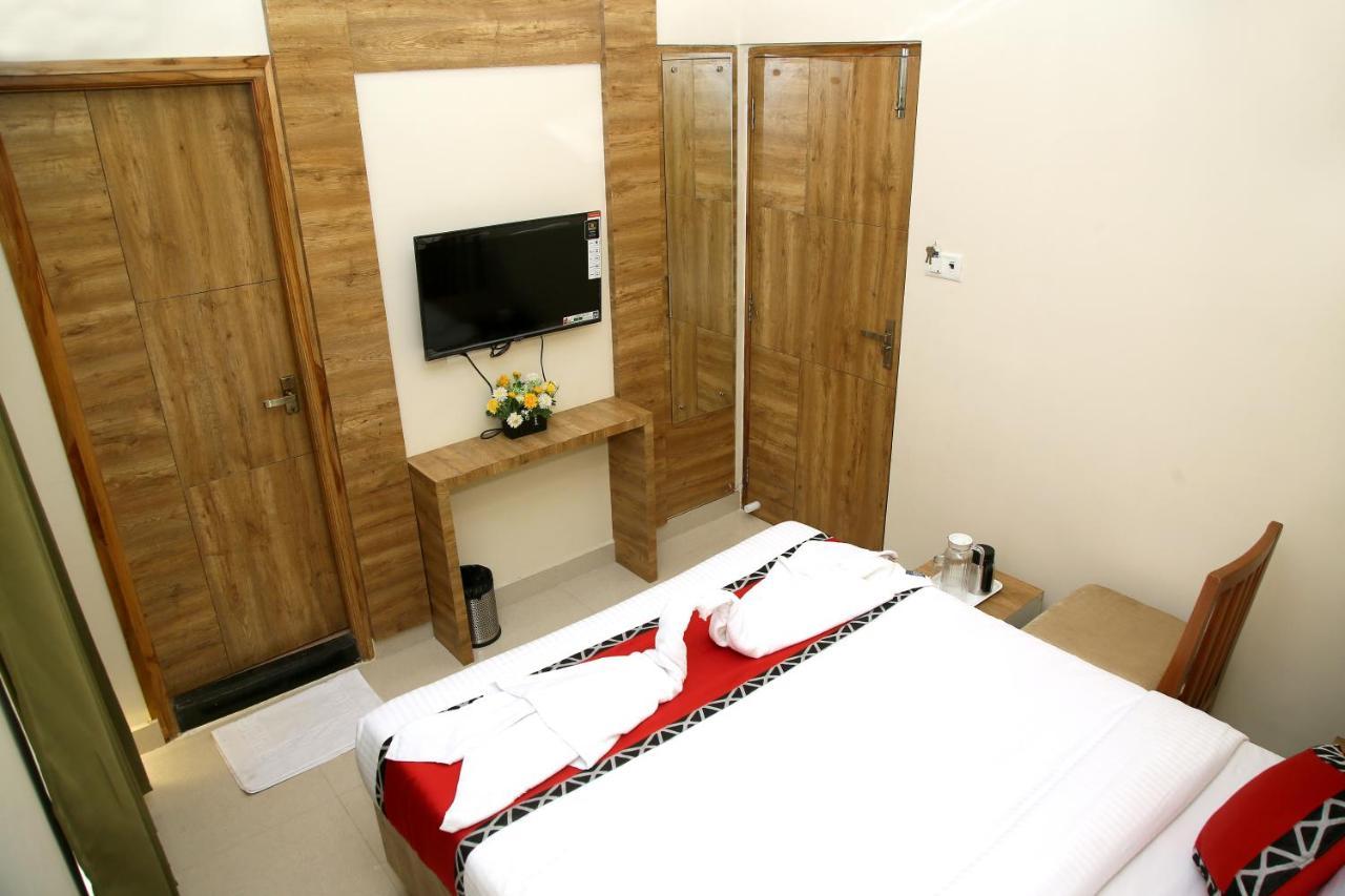 Hotel Apollo Court